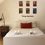 Tiles Square Apartments - Desterro Flats
